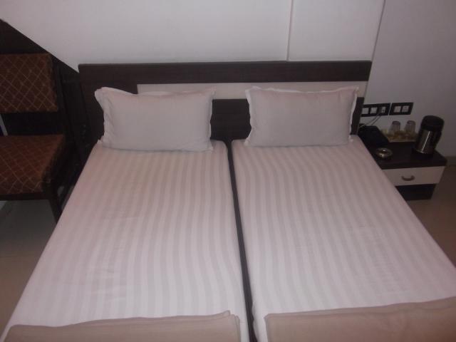 Hotel Navi Mumbai Room photo
