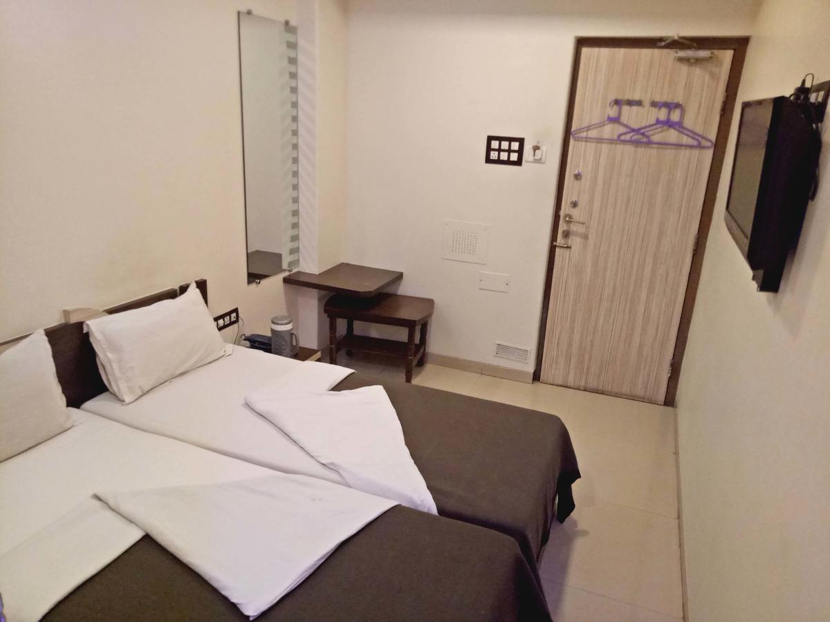 Hotel Navi Mumbai Exterior photo