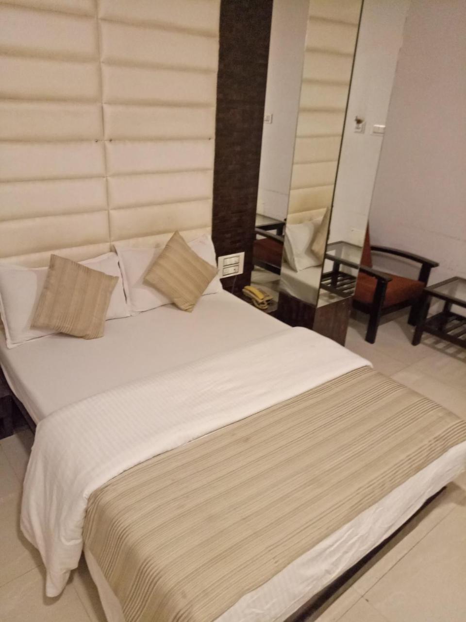 Hotel Navi Mumbai Exterior photo