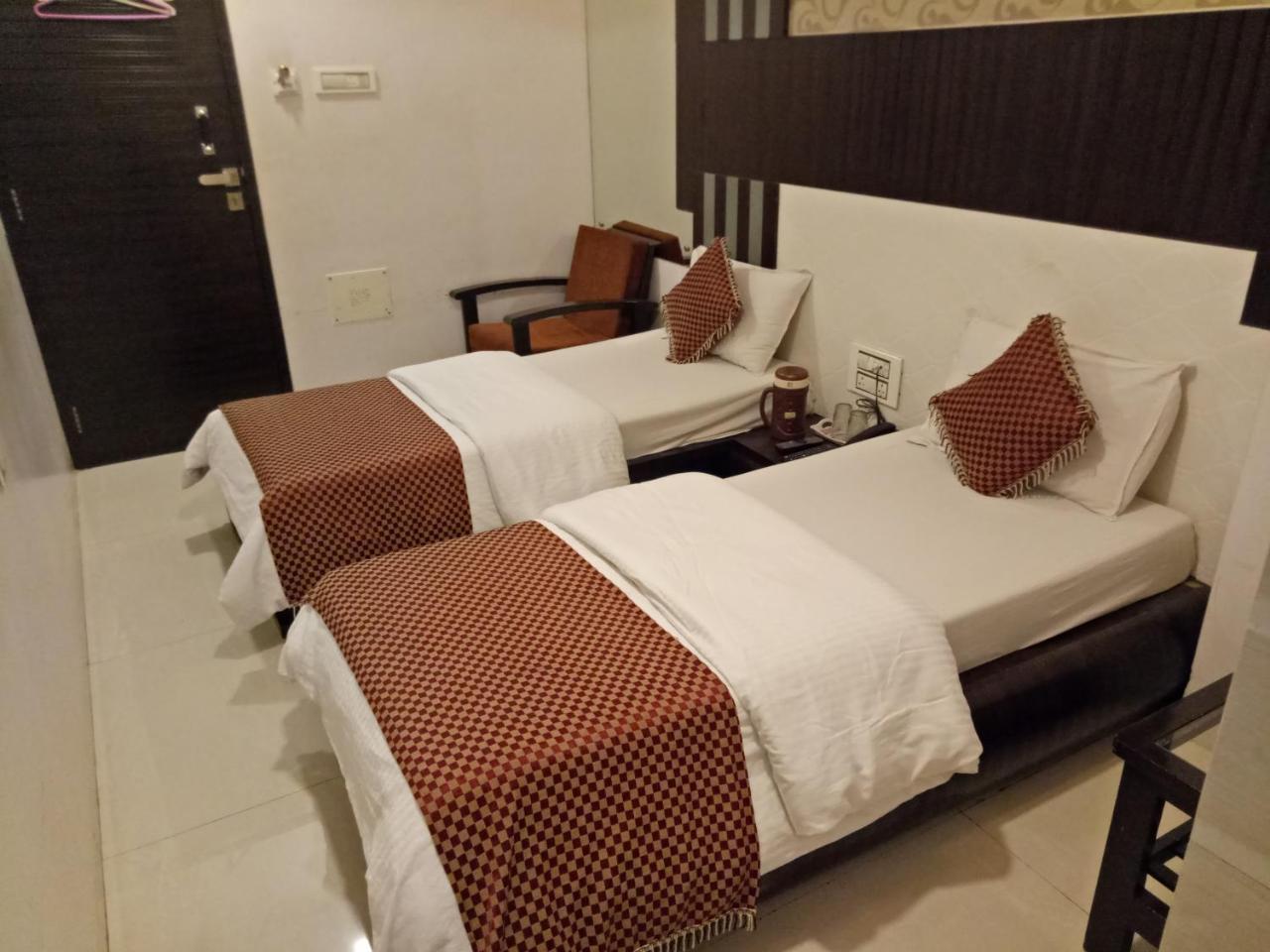 Hotel Navi Mumbai Exterior photo